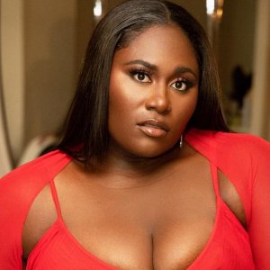 Danielle Brooks on Instagram: "Just a little late night snack. 😏 🍫"