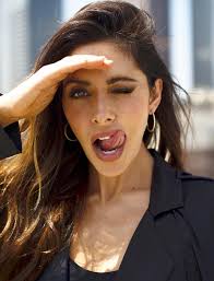 sarah shahi picture